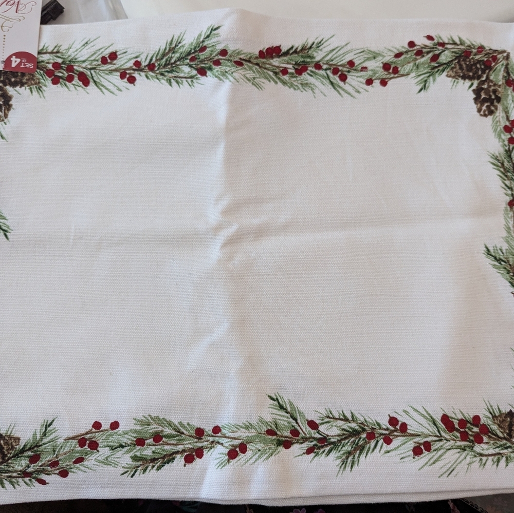 Beautiful Christmas Placemats - Picture 3 of 8